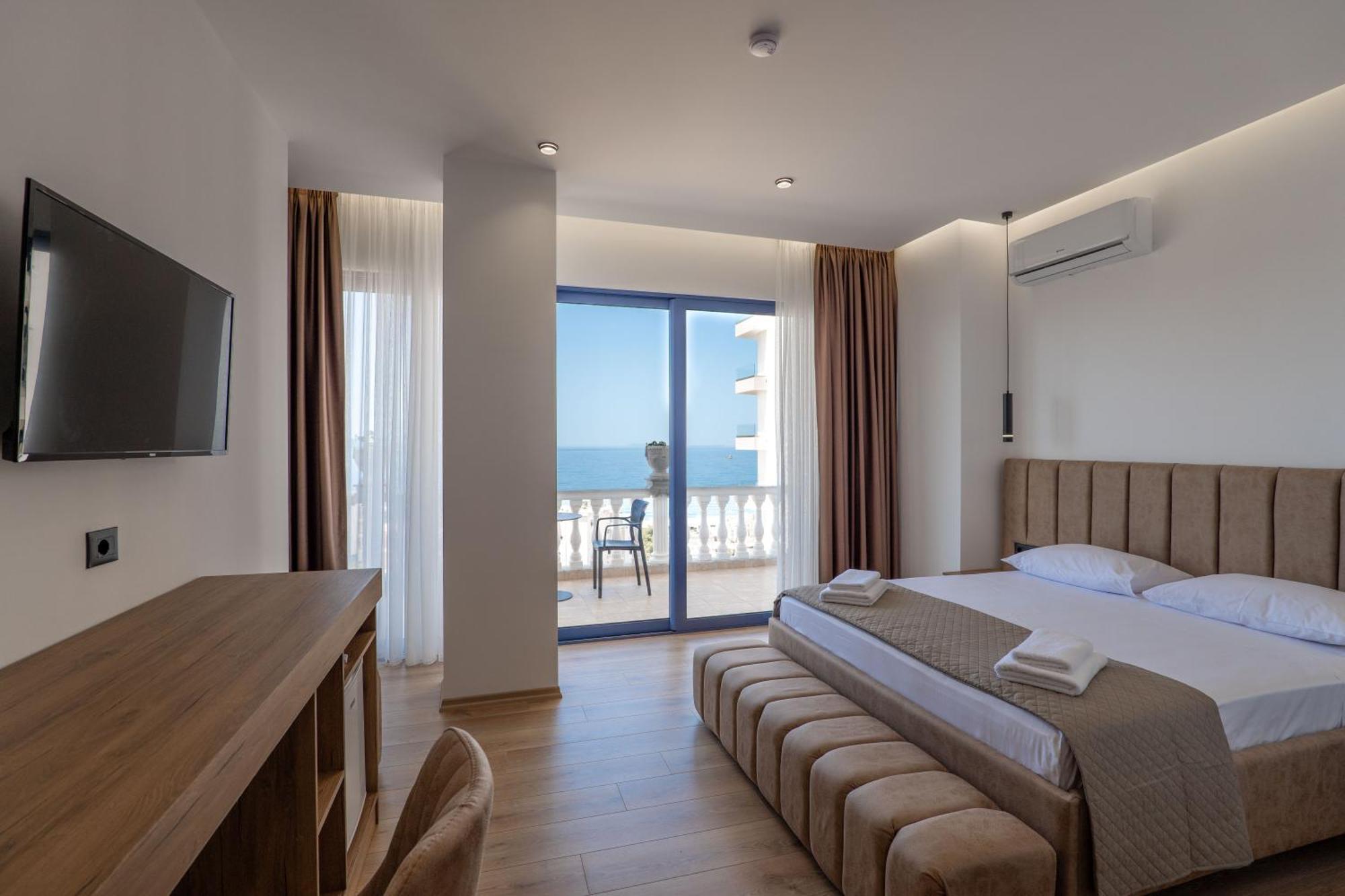 Keos Hotel Sarandë Eksteriør billede