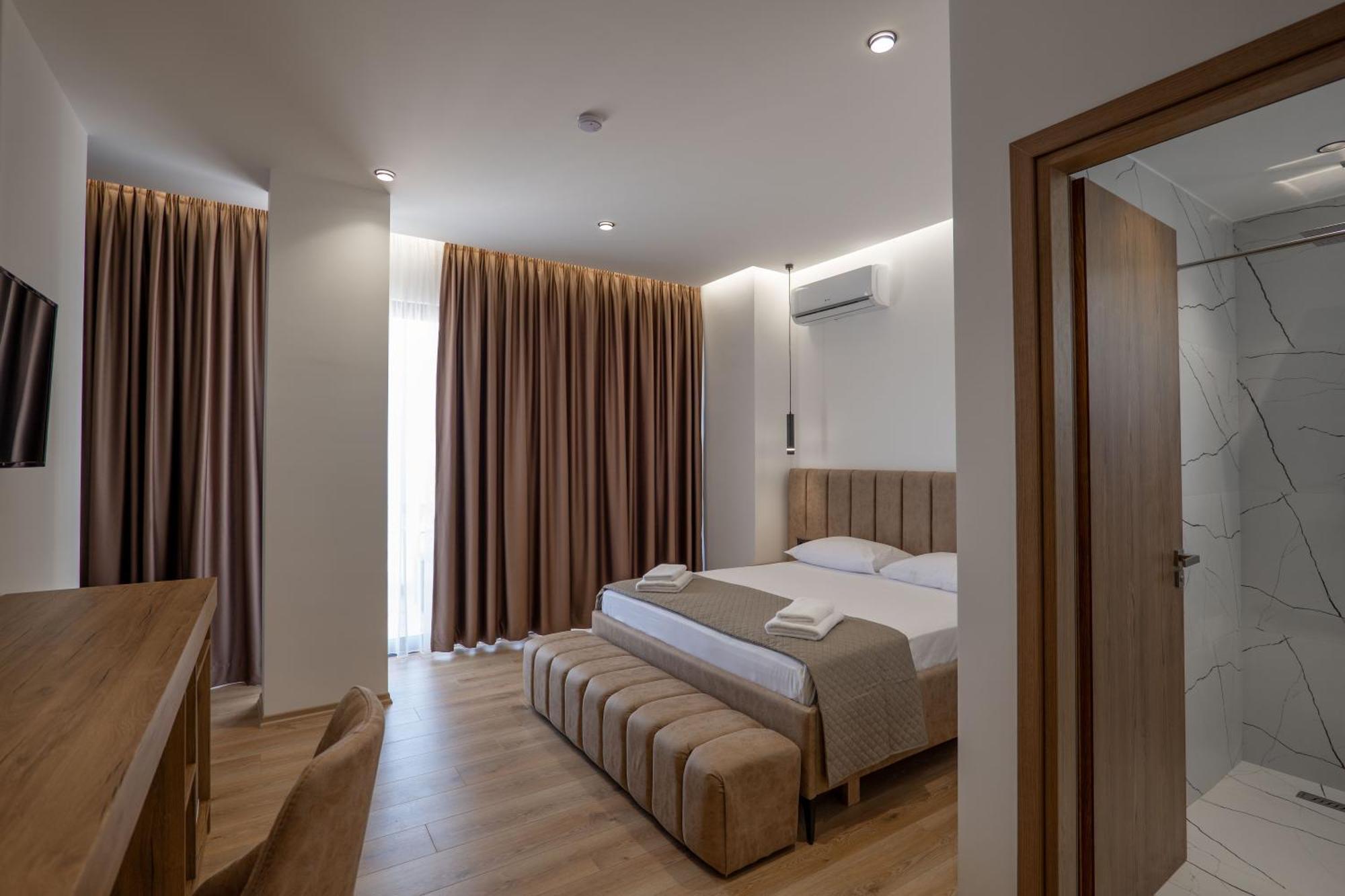 Keos Hotel Sarandë Eksteriør billede