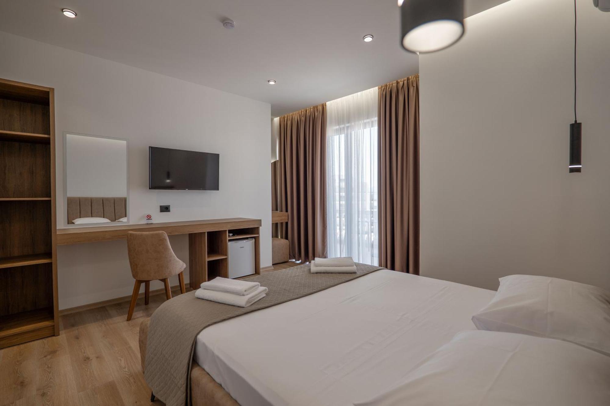 Keos Hotel Sarandë Eksteriør billede