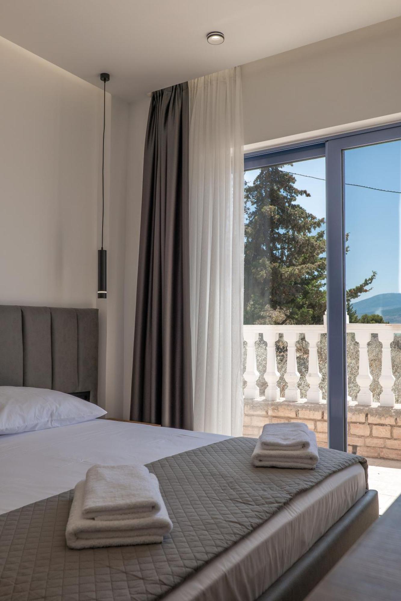 Keos Hotel Sarandë Eksteriør billede