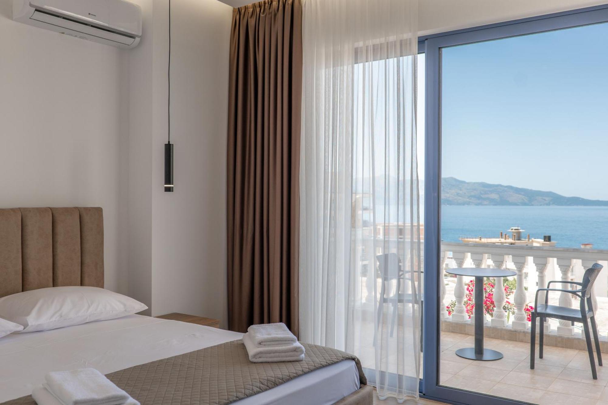 Keos Hotel Sarandë Eksteriør billede