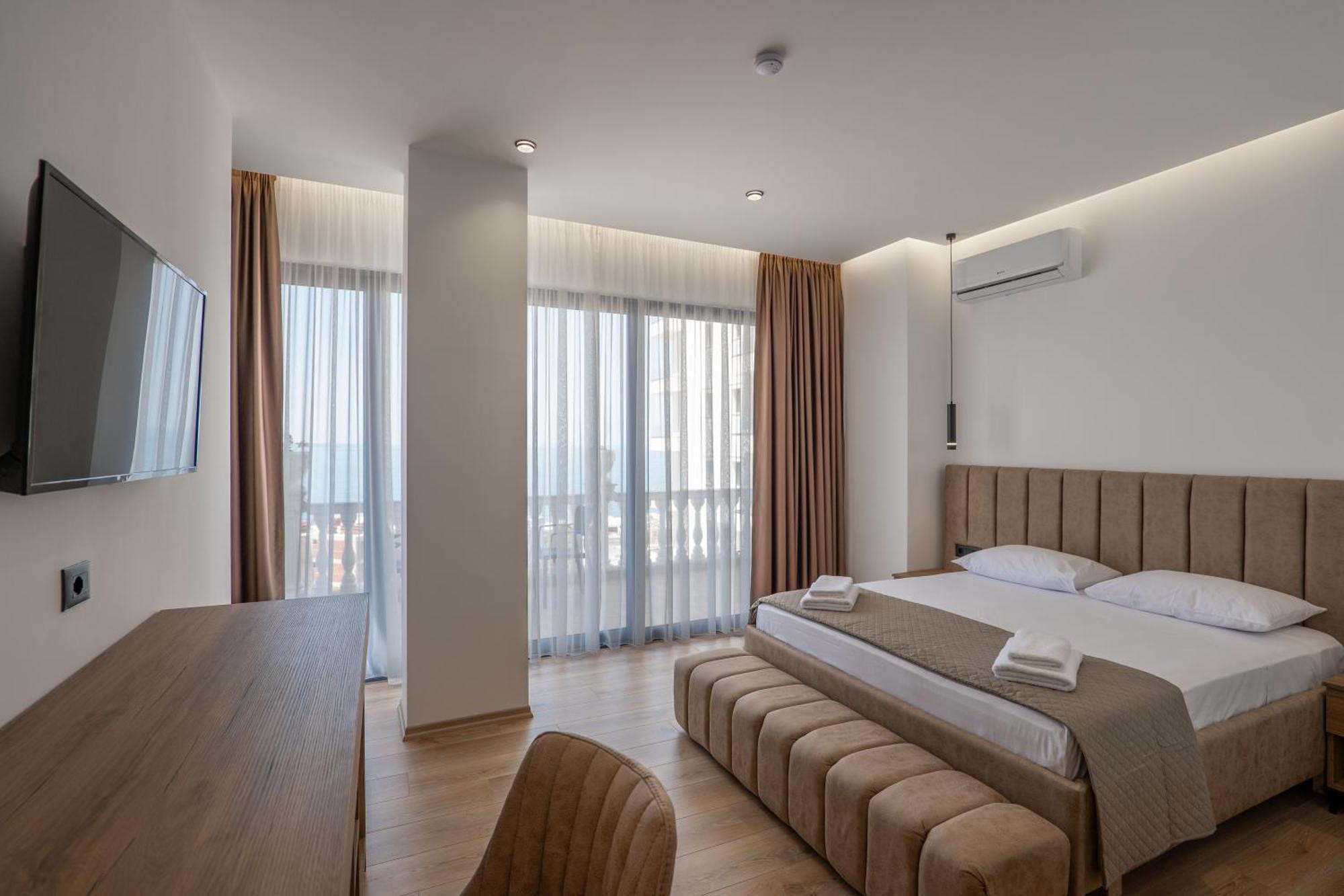 Keos Hotel Sarandë Eksteriør billede