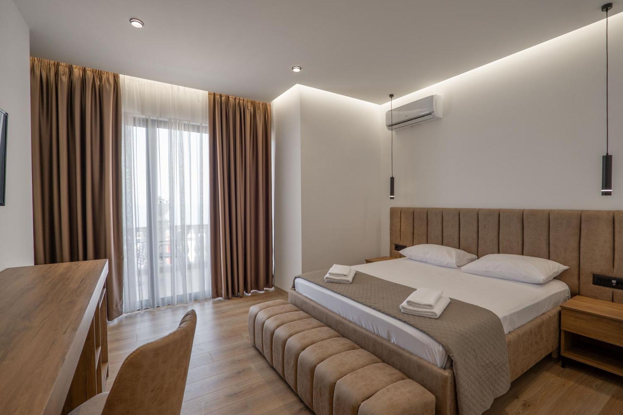 Keos Hotel Sarandë Eksteriør billede