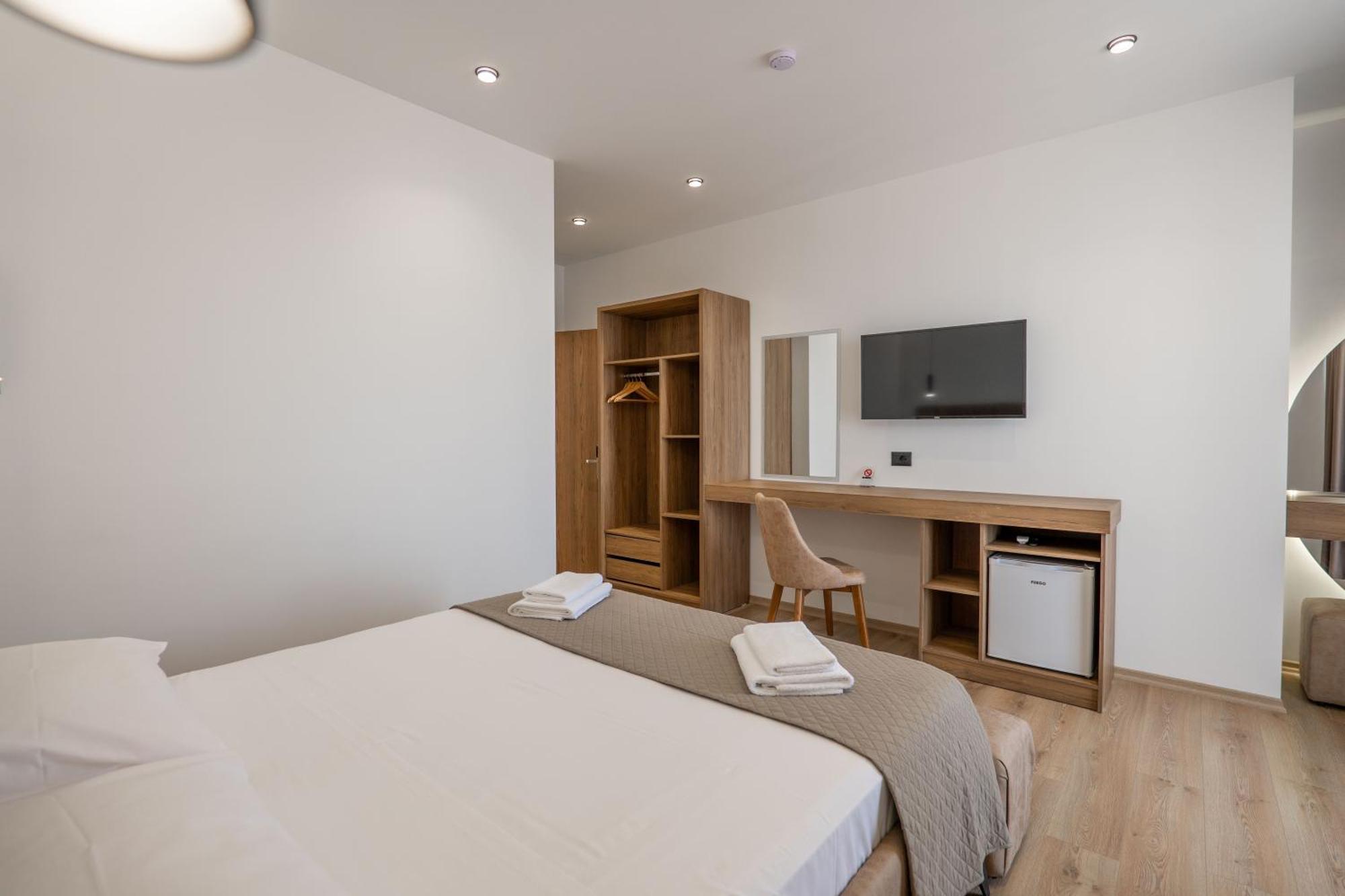 Keos Hotel Sarandë Eksteriør billede
